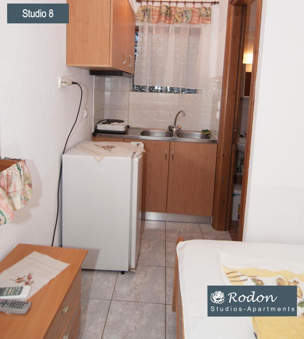 Rodon Apartments - S Avdimioti Nea Roda Exteriör bild